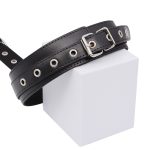 a collar on the square platform